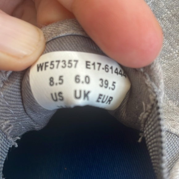 Keds Slip On Casual Sneakers Size 8.5 Light Gray Quilted Shoes Cute Classic - Picture 6 of 7